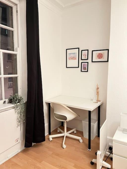 Lovely 2 Bed Flat In Soho! Лондон Екстериор снимка