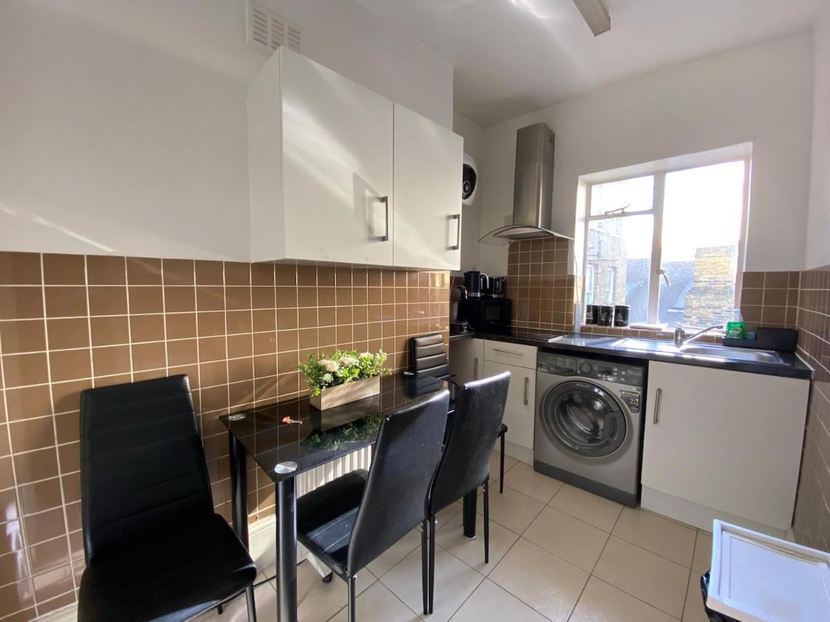 Lovely 2 Bed Flat In Soho! Лондон Екстериор снимка