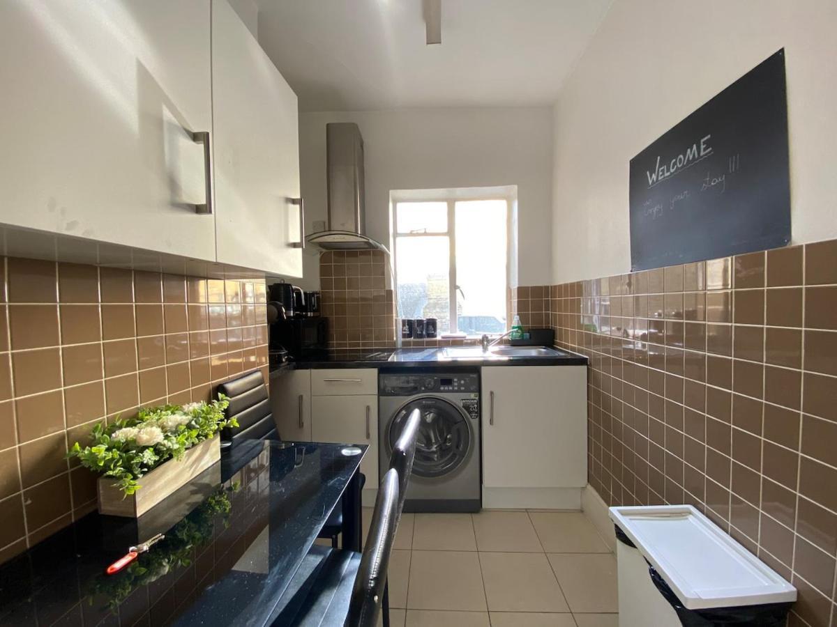 Lovely 2 Bed Flat In Soho! Лондон Екстериор снимка