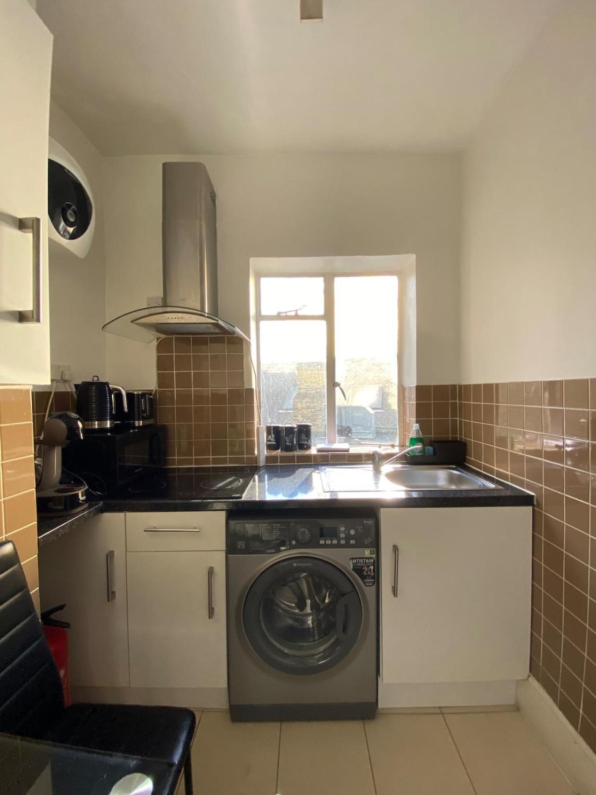 Lovely 2 Bed Flat In Soho! Лондон Екстериор снимка